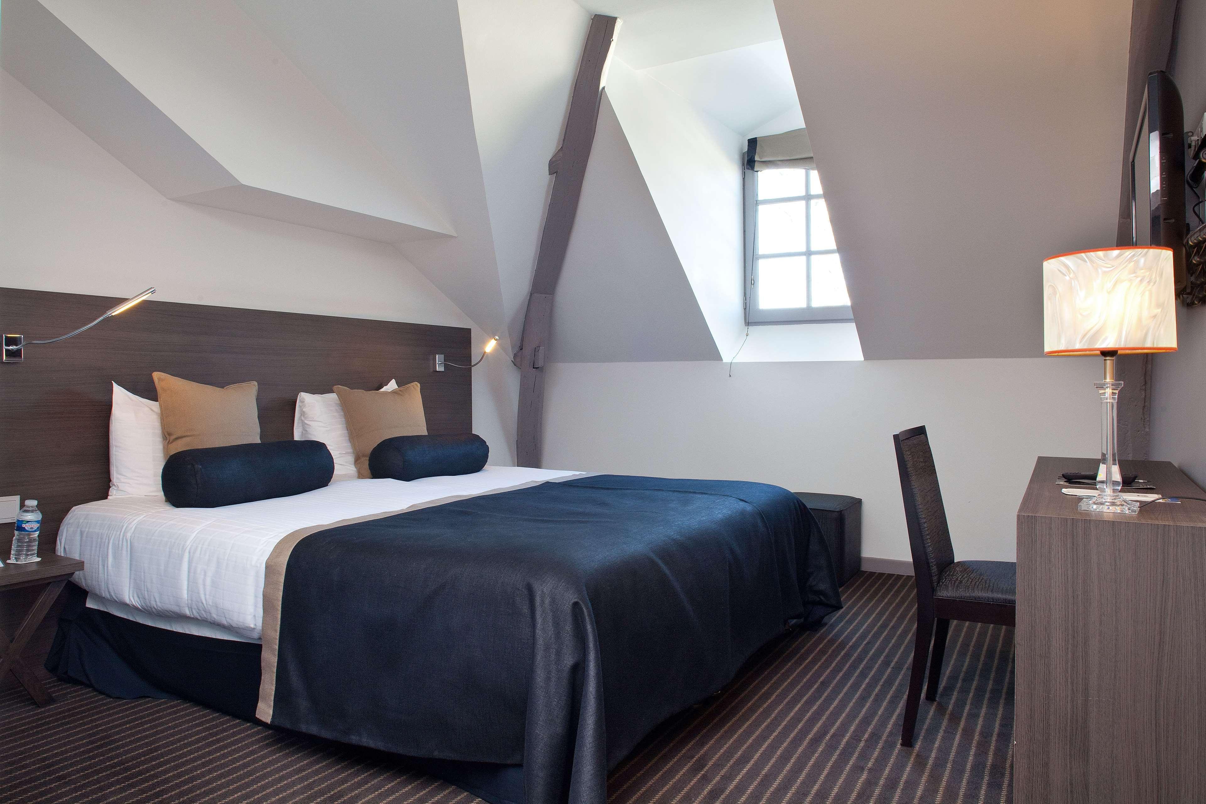 Western Château Hotel 3*